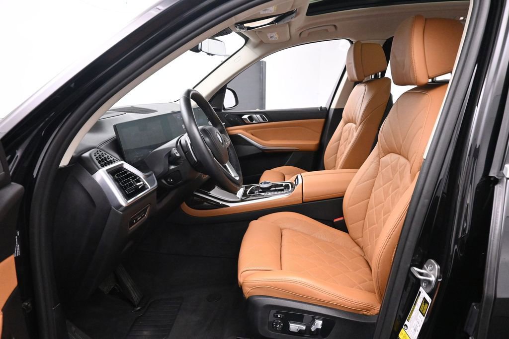 Used 2024 BMW X7 xDrive40i w/ Executive Package AWD/4WD image 15