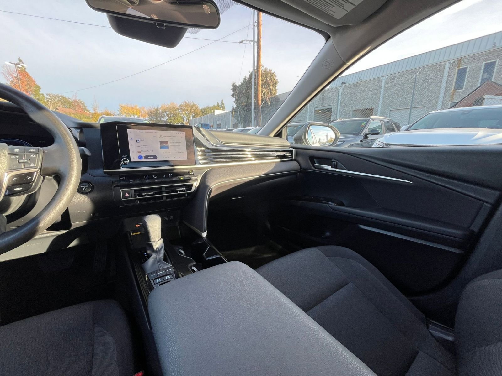 Used 2025 Toyota Camry LE image 33