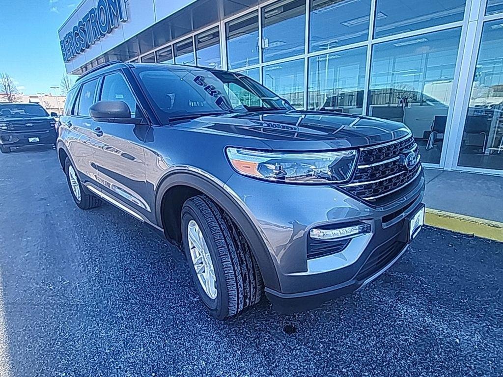 Certified 2023 Ford Explorer XLT w/ Equipment Group 202A