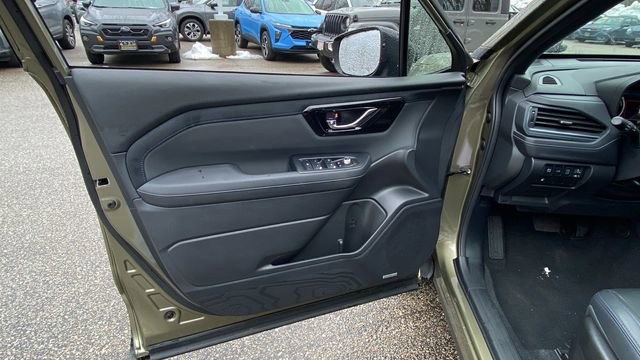 Used 2025 Subaru Forester Limited image 17