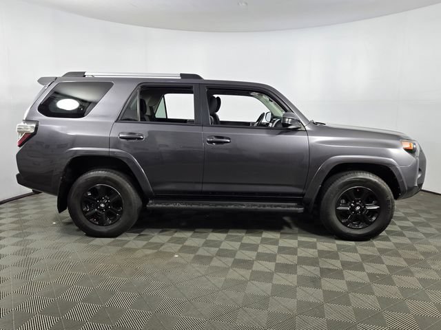 Used 2023 Toyota 4Runner SR5 AWD/4WD image 10