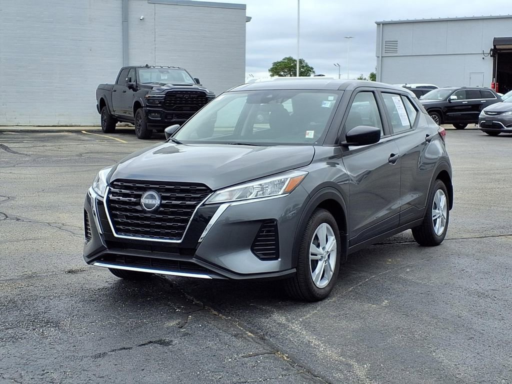 Used 2025 Nissan Kicks Play S FWD image 2