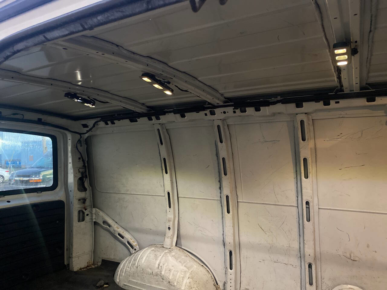 Used 2017 Chevrolet Express 2500 image 23