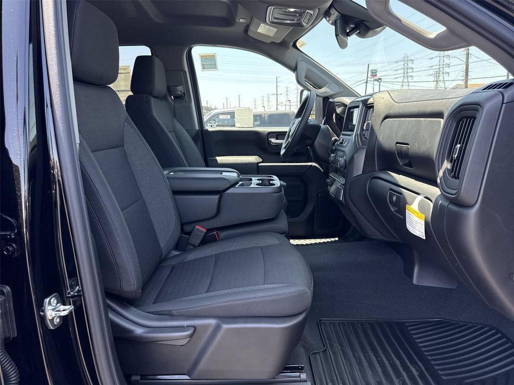 New 2026 Chevrolet Silverado 2500 Custom w/ Custom Value Package AWD/4WD image 31