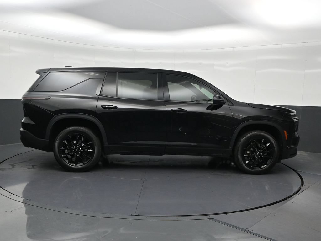 Used 2024 Chevrolet Traverse LS w/ Midnight/Sport Edition FWD image 7