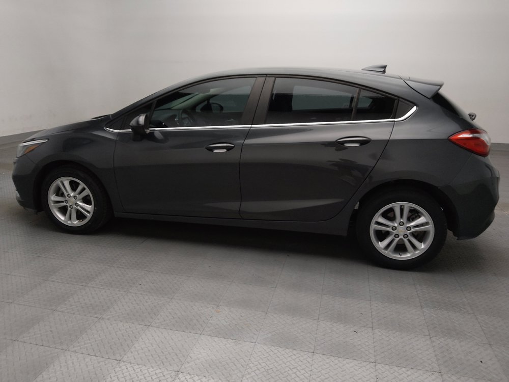 Used 2018 Chevrolet Cruze LT FWD image 3