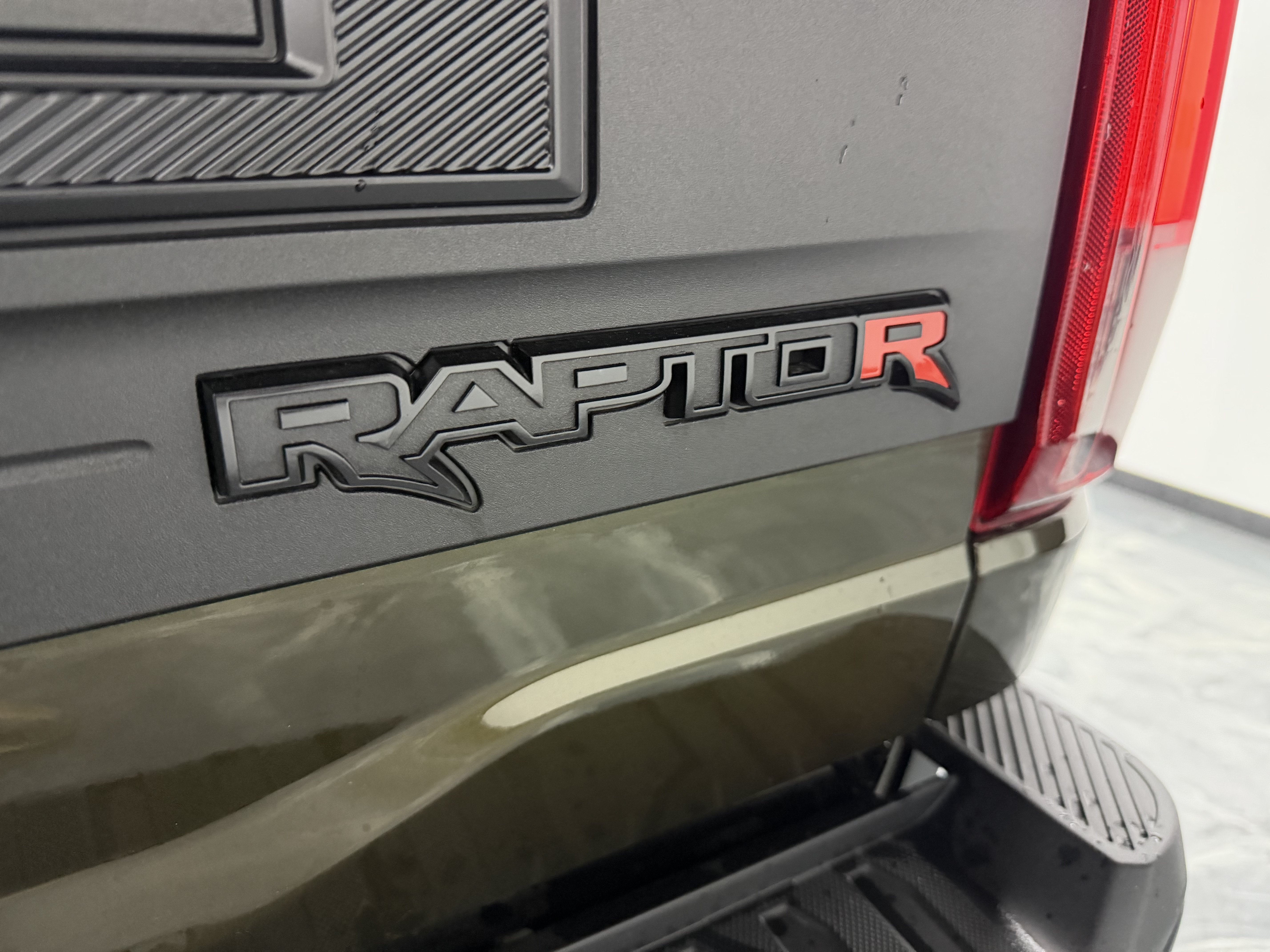 Used 2025 Ford F150 Raptor w/ Equipment Group 803A Raptor R AWD/4WD image 35