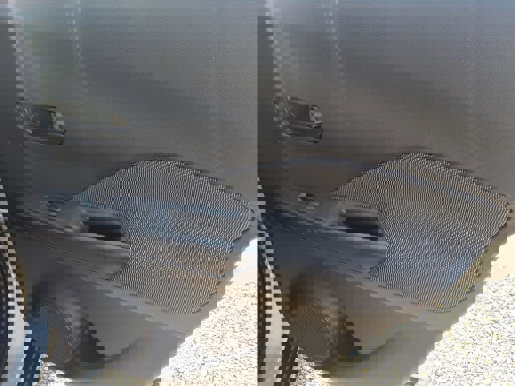 Used 2019 Nissan Kicks S image 10