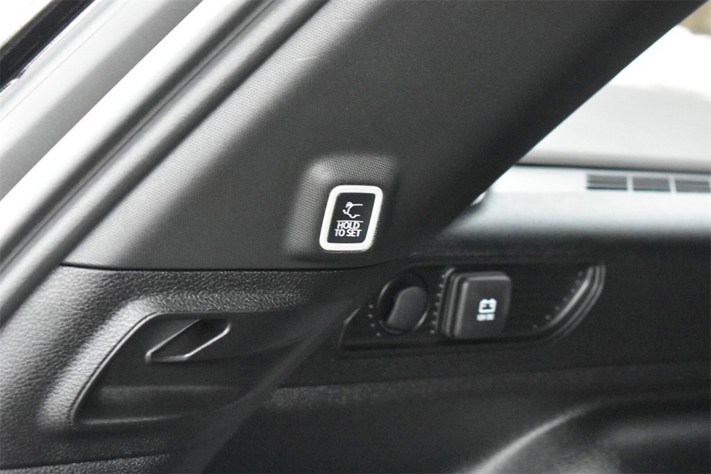 Used 2025 Jeep Grand Cherokee Laredo w/ Luxury Tech Group I image 29