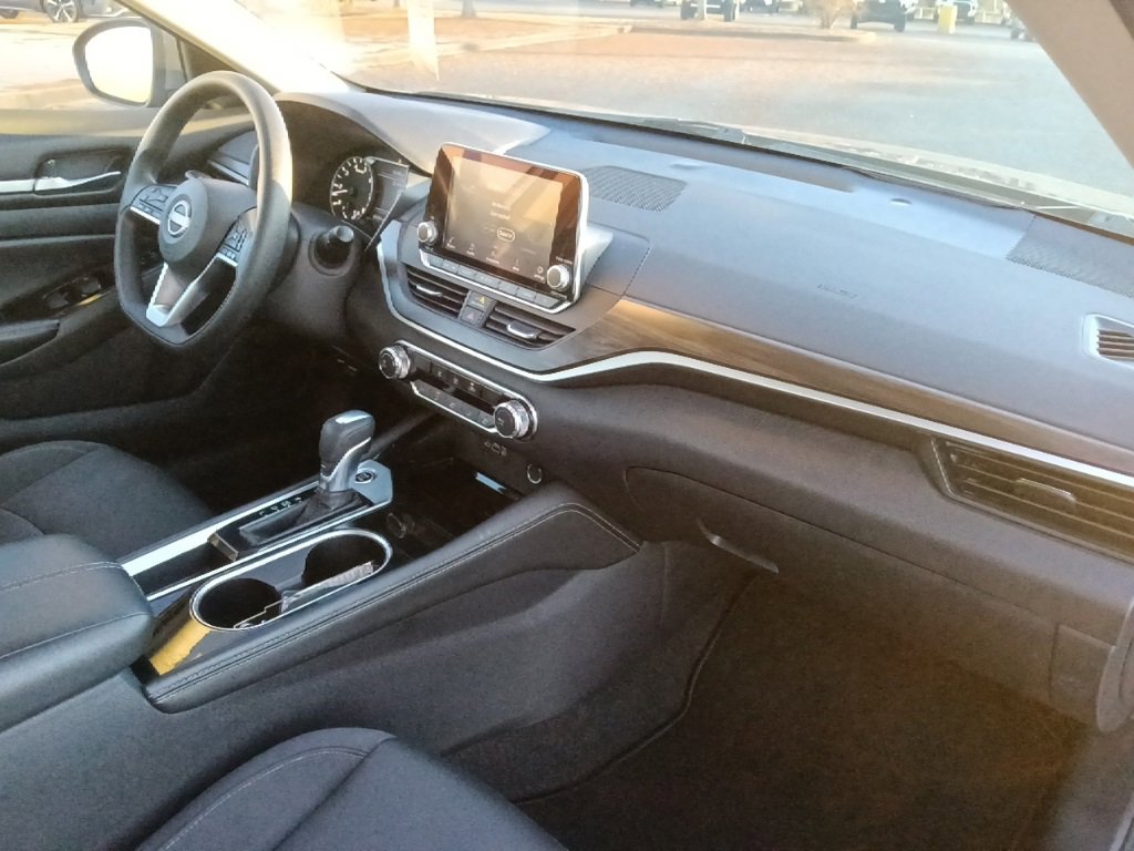 Used 2023 Nissan Altima 2.5 SV image 31