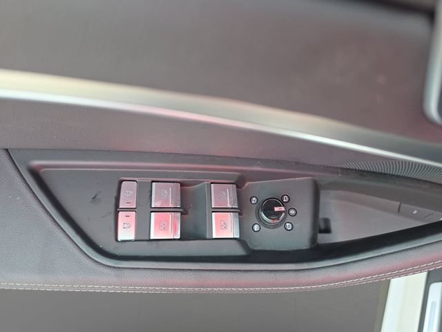 Used 2023 Audi e-tron Premium Plus w/ Premium Plus Package AWD/4WD image 30
