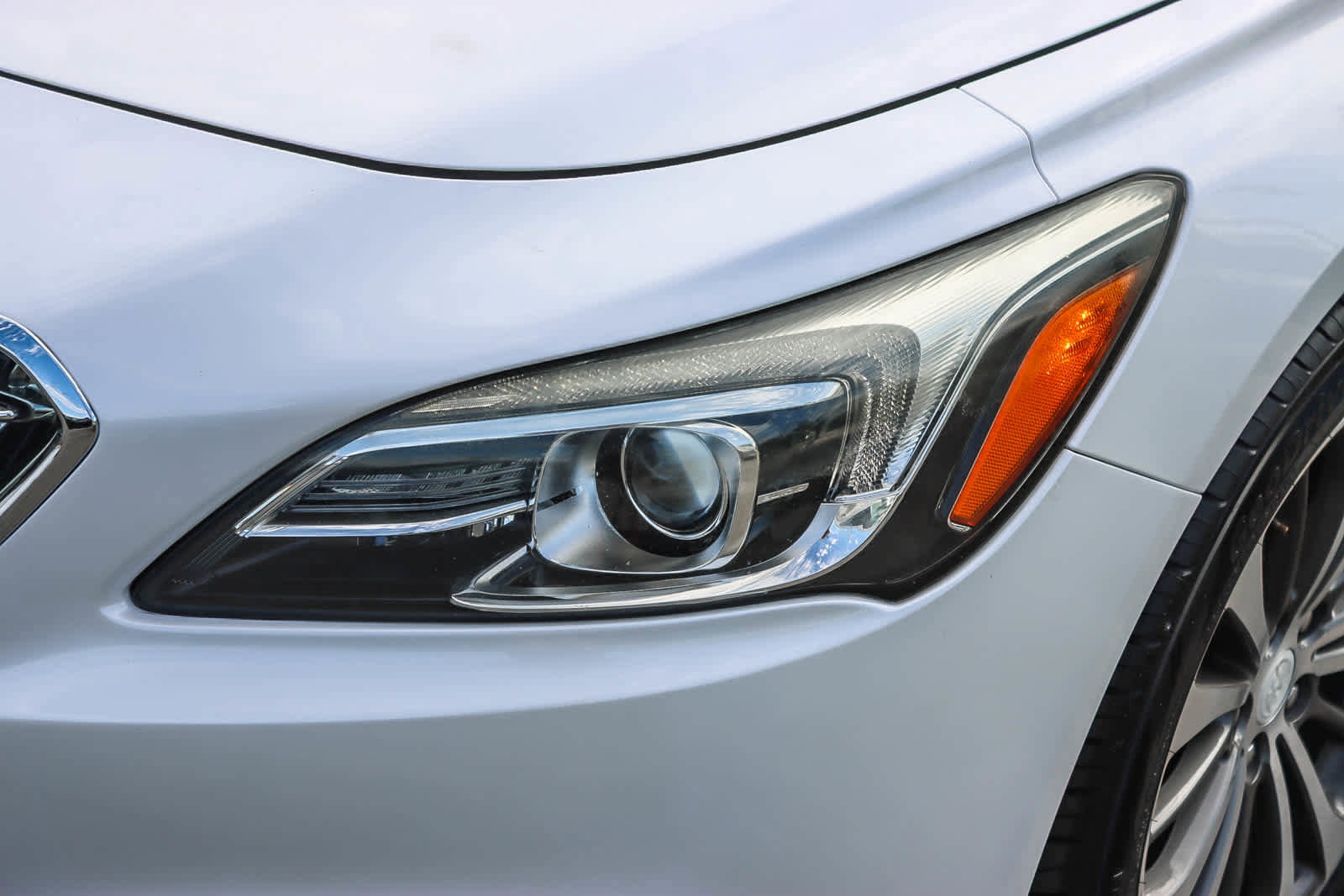 Used 2017 Buick LaCrosse Premium image 7