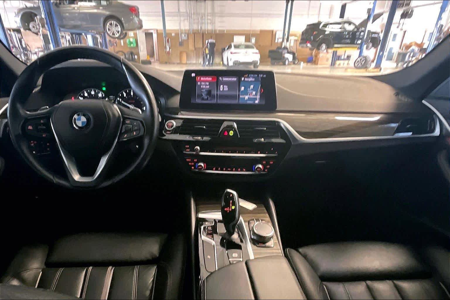 Used 2019 BMW 530i w/ Convenience Package RWD image 13