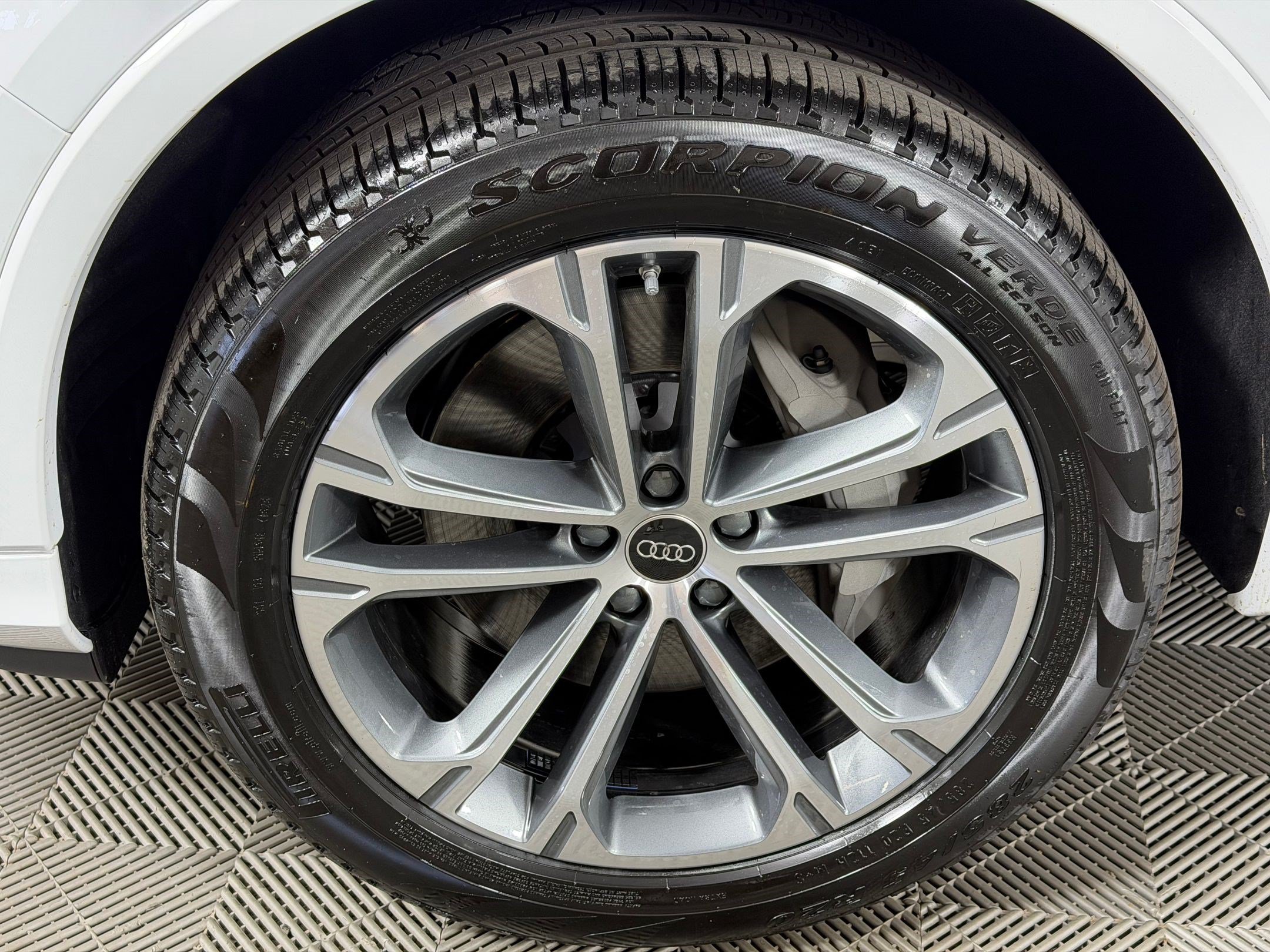 New 2026 Audi Q7 2.0T Premium AWD/4WD image 13