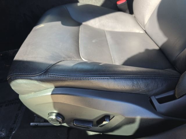 Used 2021 Volvo S60 T6 Momentum w/ Premium Package image 32