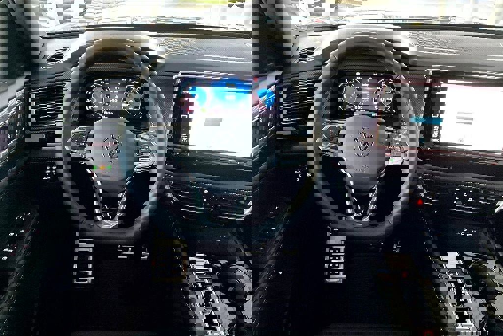 New 2026 Volkswagen Atlas Cross Sport SEL R-Line image 4