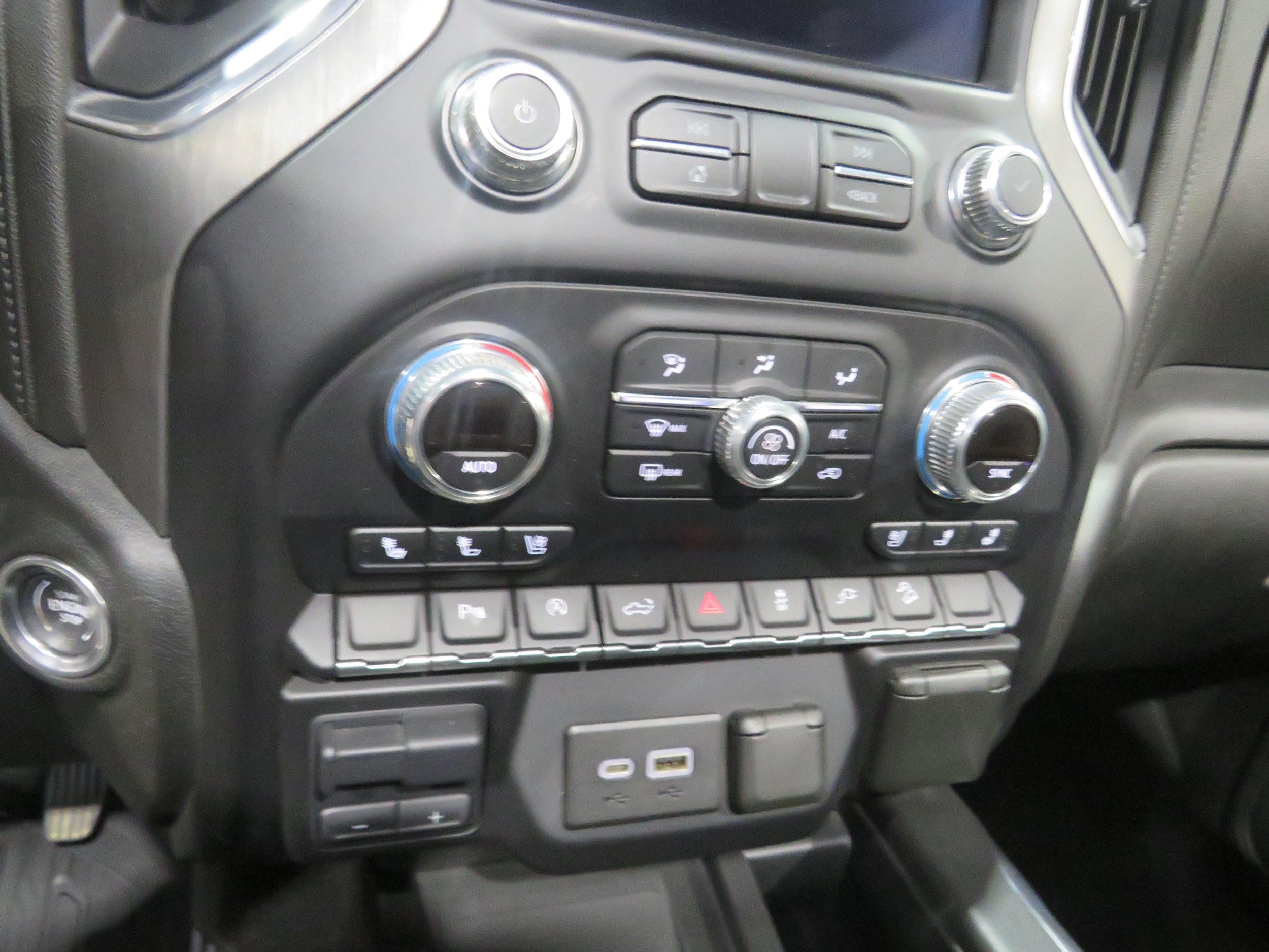 Used 2019 GMC Sierra 1500 Denali AWD/4WD image 13