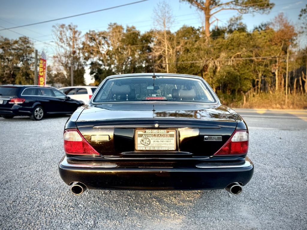 Used 1998 Jaguar XJ8 RWD image 3