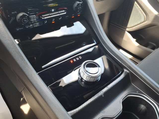 Used 2025 Jeep Grand Cherokee Laredo RWD image 18