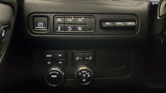 Used 2023 GMC Yukon Denali AWD/4WD image 33