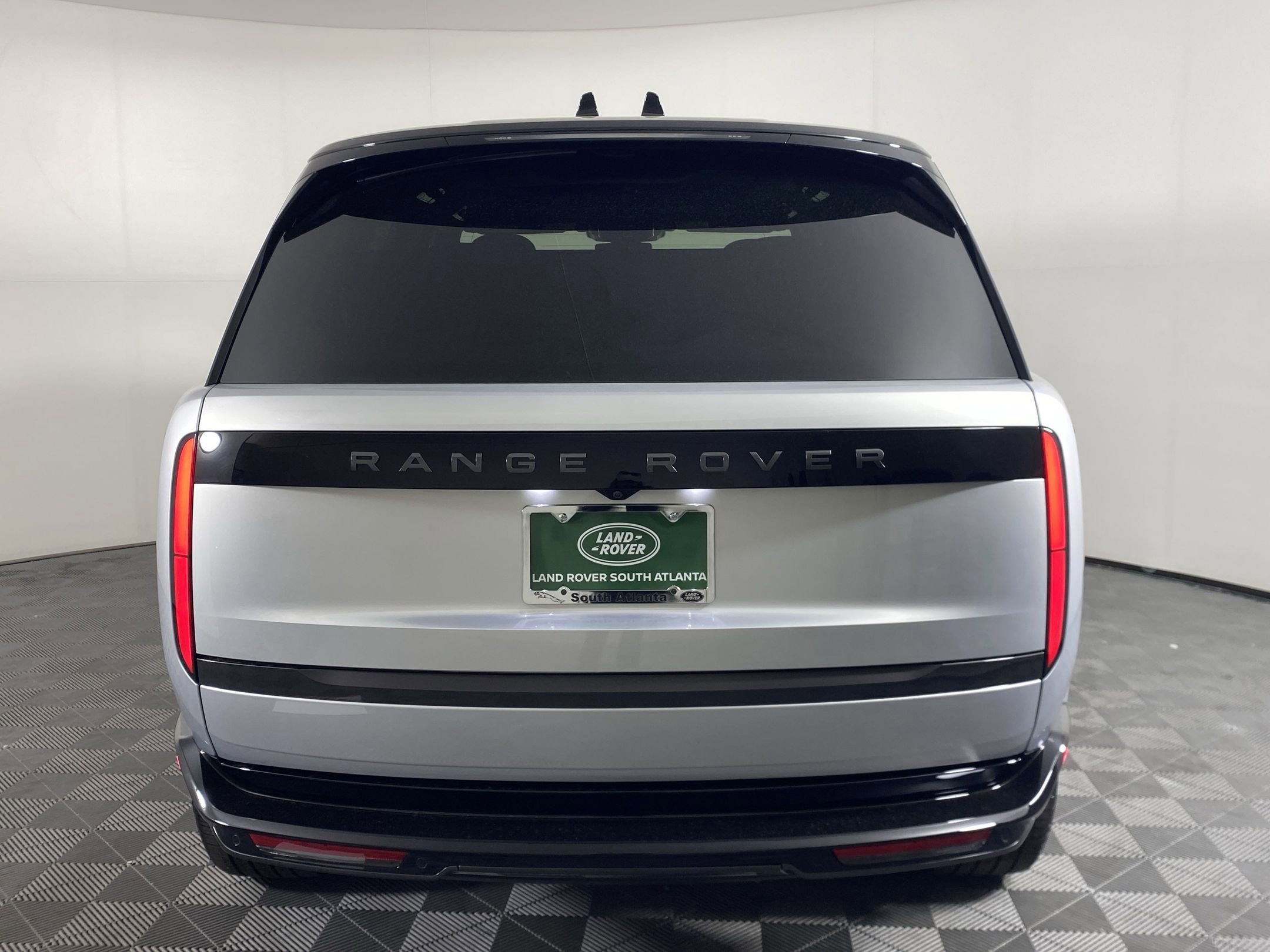 New 2025 Land Rover Range Rover SE image 8
