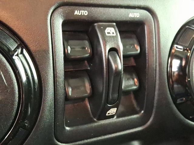 Used 2016 Jeep Wrangler Unlimited Sahara image 22