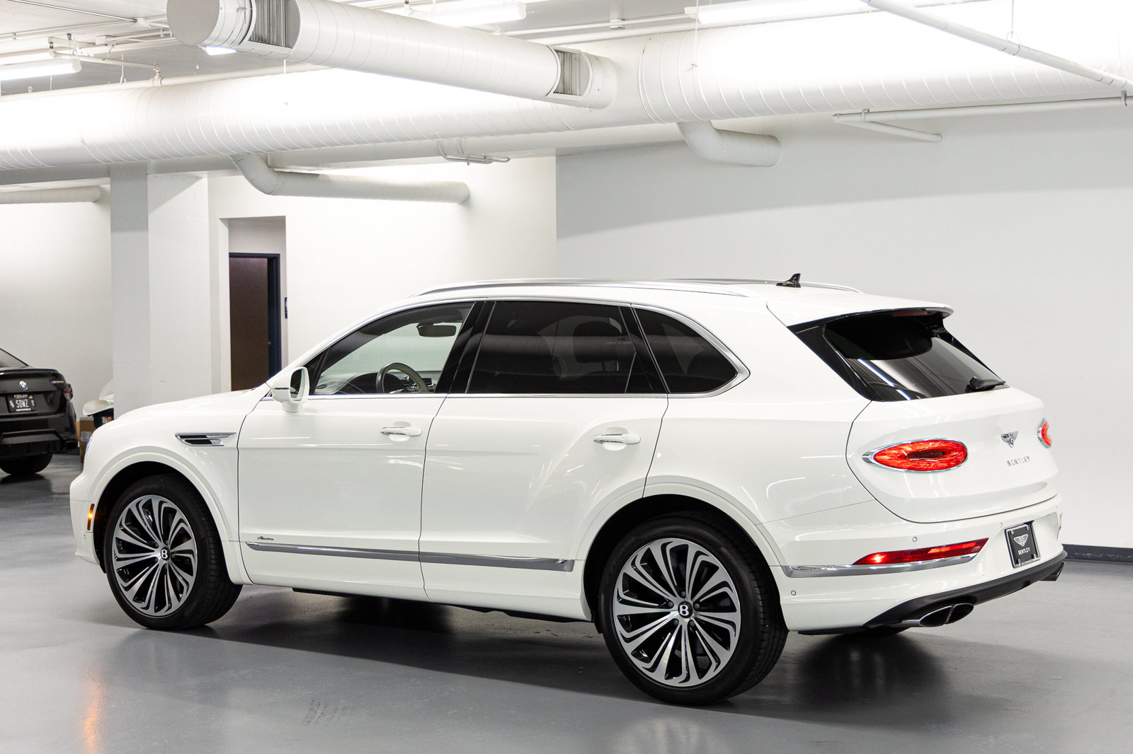Used 2023 Bentley Bentayga AWD/4WD image 4