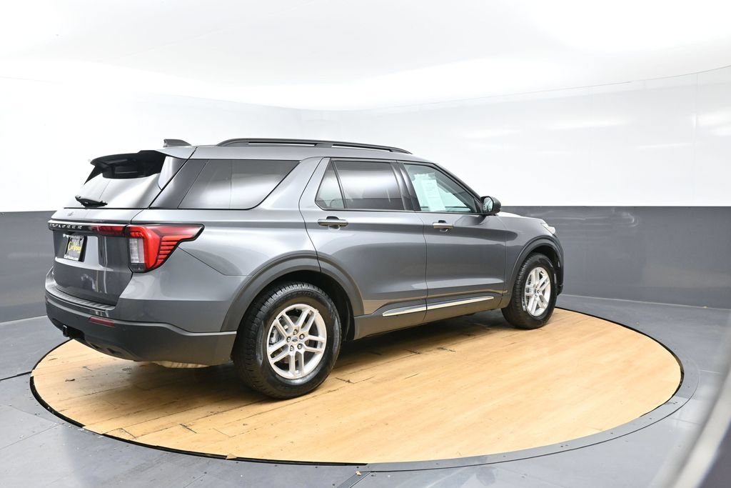 Used 2025 Ford Explorer Active RWD image 11