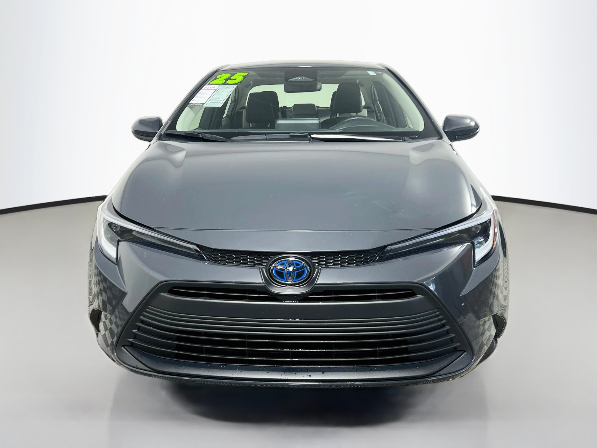 Used 2025 Toyota Corolla LE FWD image 11