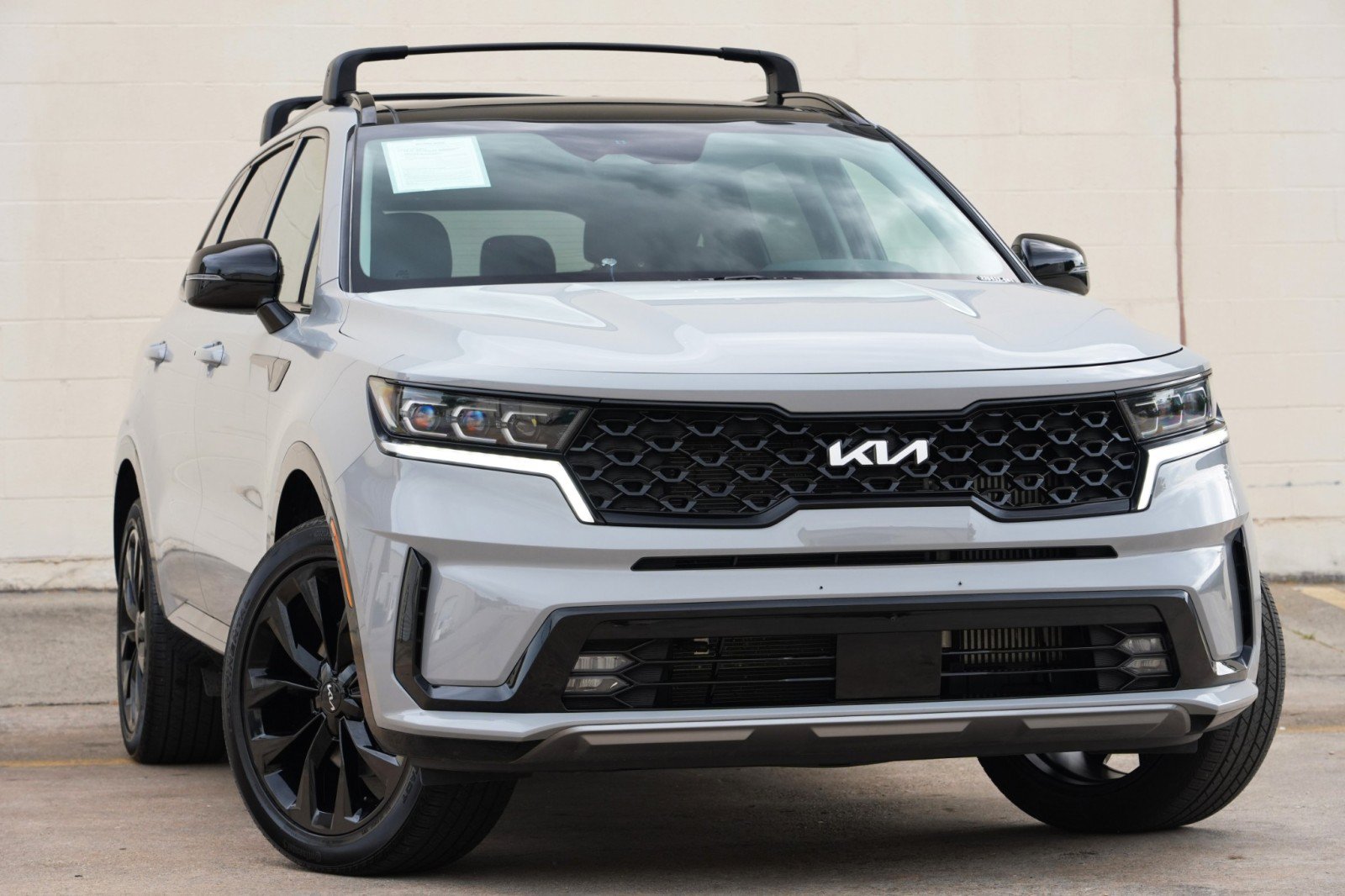 Used 2023 Kia Sorento SX AWD/4WD image 2