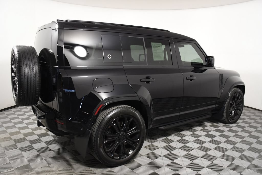 Used 2026 Land Rover Defender 110 OCTA AWD/4WD image 7