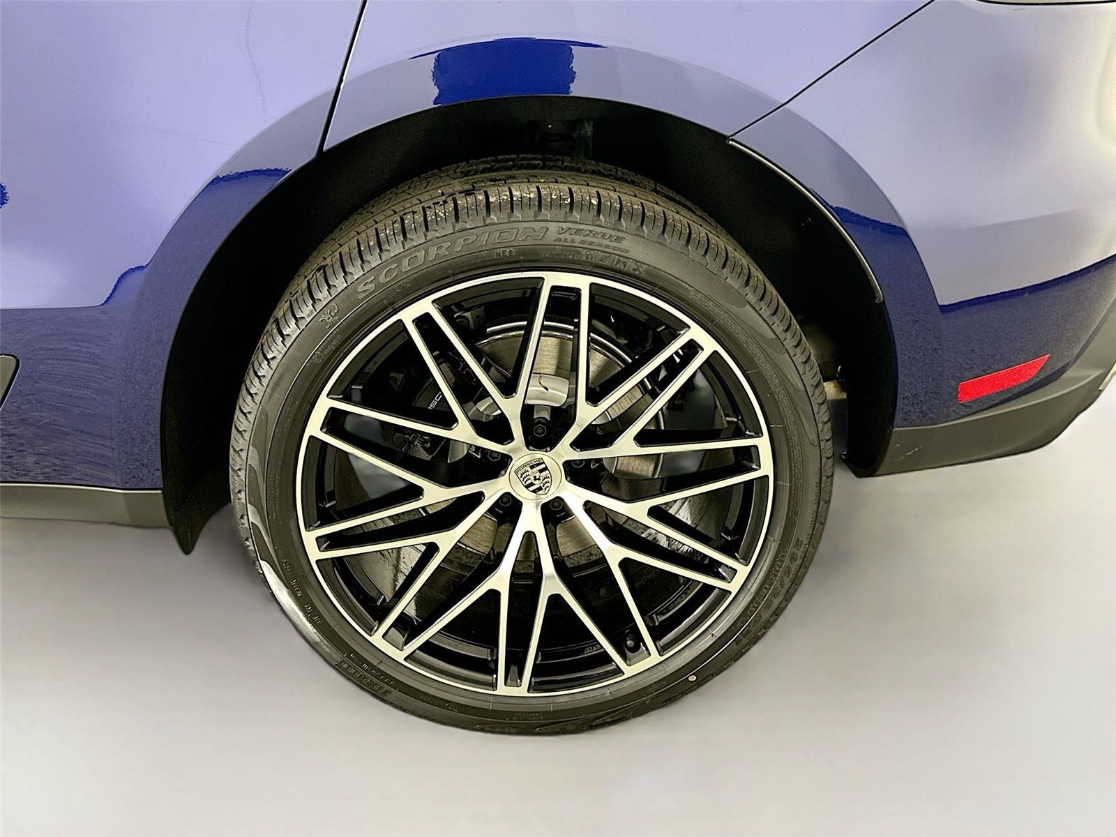 Certified 2026 Porsche Macan Turbo AWD/4WD image 12