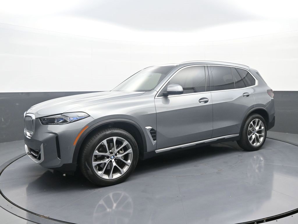 Used 2024 BMW X5 xDrive40i w/ Premium Package image 4