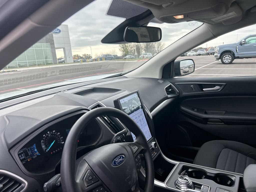 New 2024 Ford Edge SE image 16