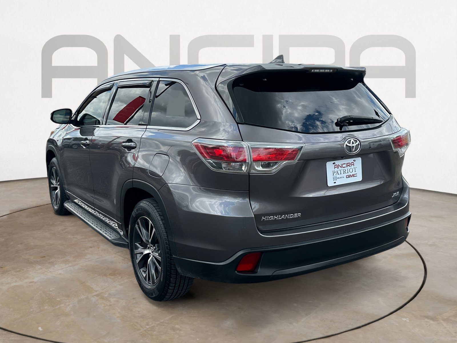 Used 2016 Toyota Highlander XLE FWD image 8