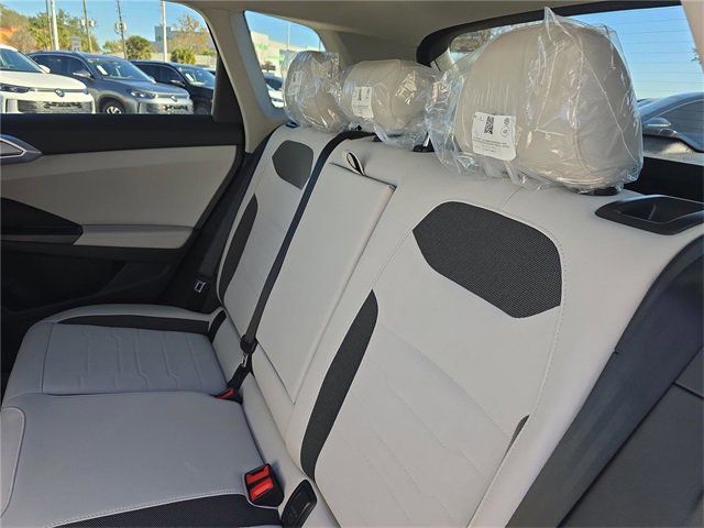 New 2025 Volkswagen Taos SE image 9