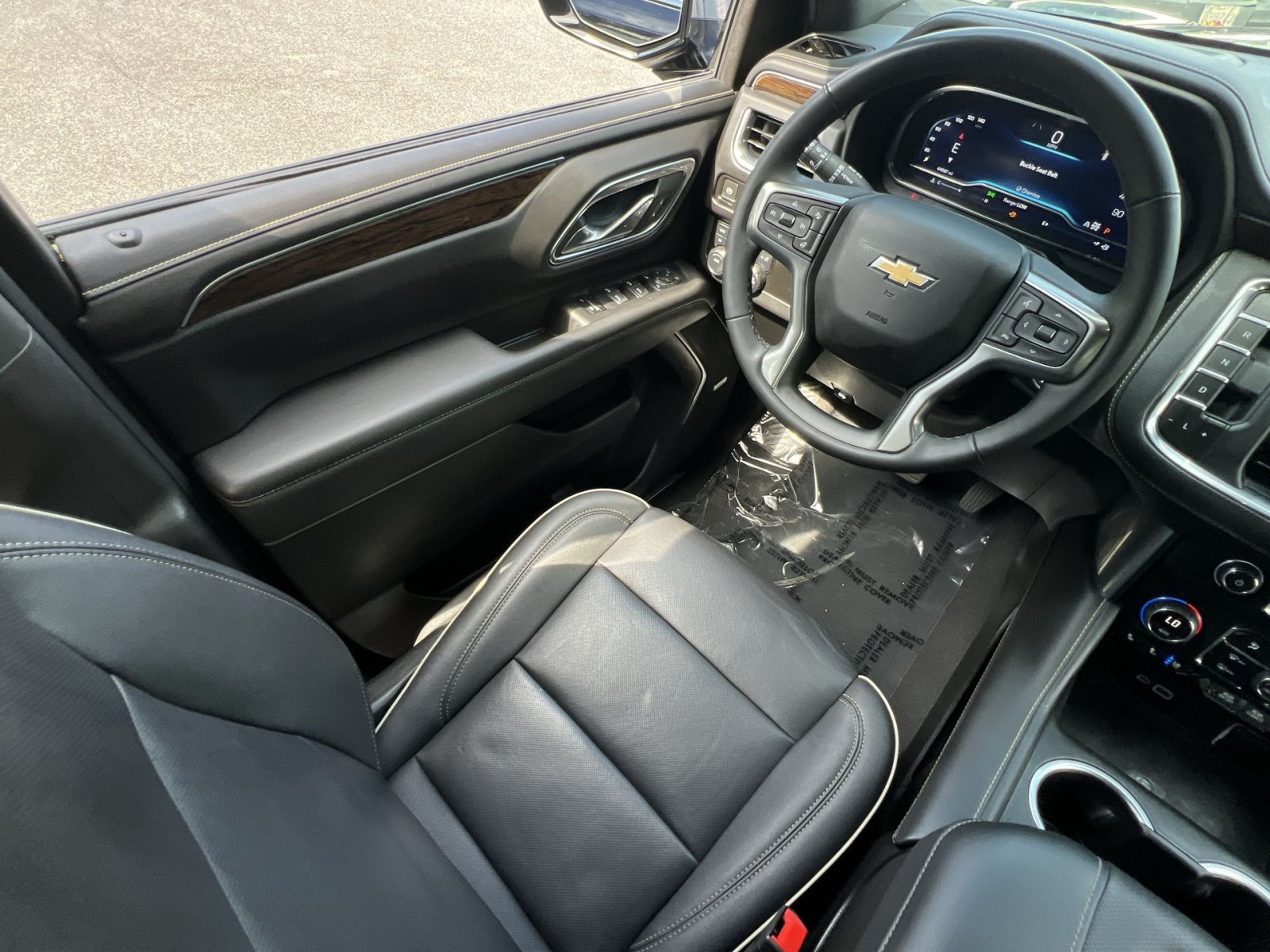 Used 2023 Chevrolet Tahoe Premier AWD/4WD image 16