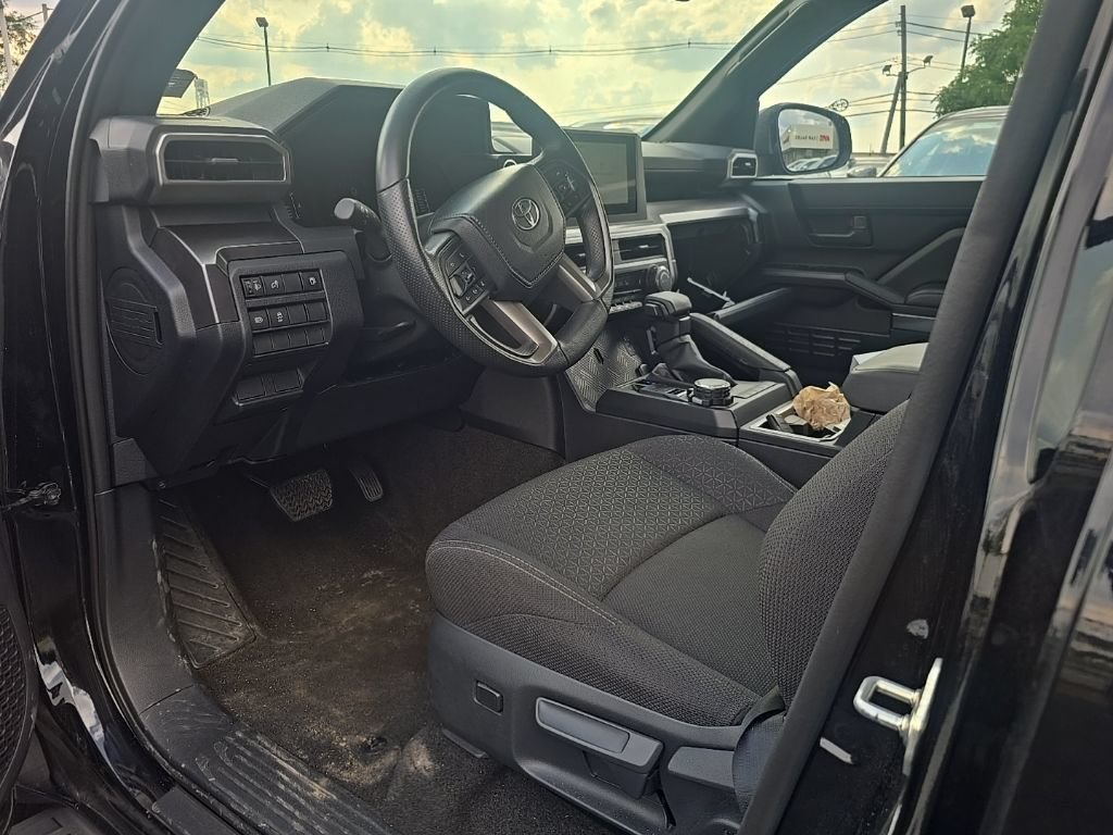 Used 2025 Toyota 4Runner SR5 AWD/4WD image 5