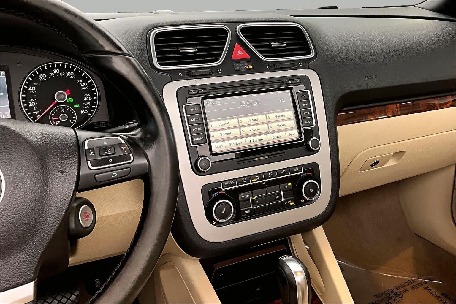 Used 2012 Volkswagen Eos Executive FWD image 6