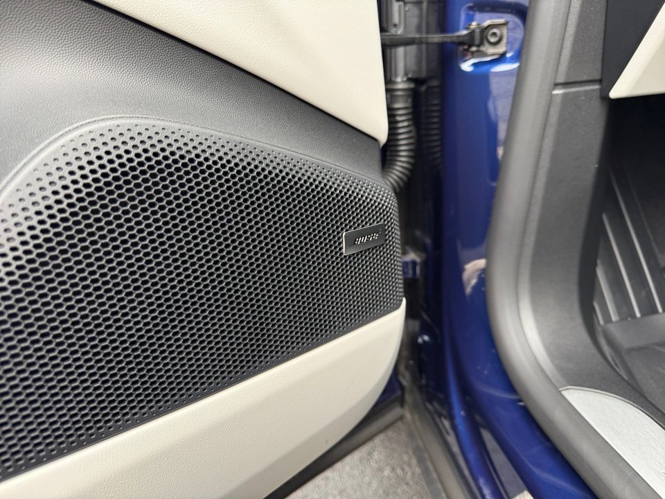 New 2025 Porsche Macan 4S Electric image 22