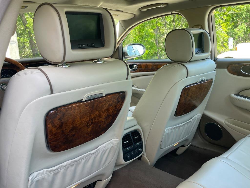 Used 2005 Jaguar XJ Vanden Plas image 21