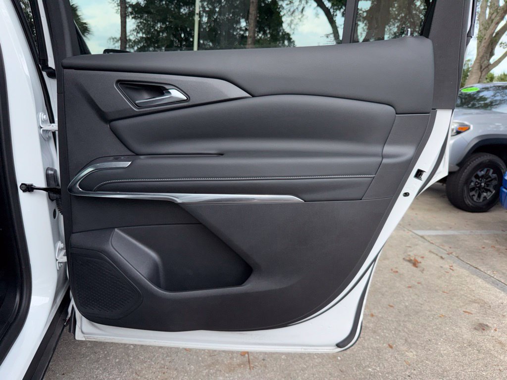 Used 2024 Chevrolet Traverse LT w/ Midnight/Sport Edition FWD image 20