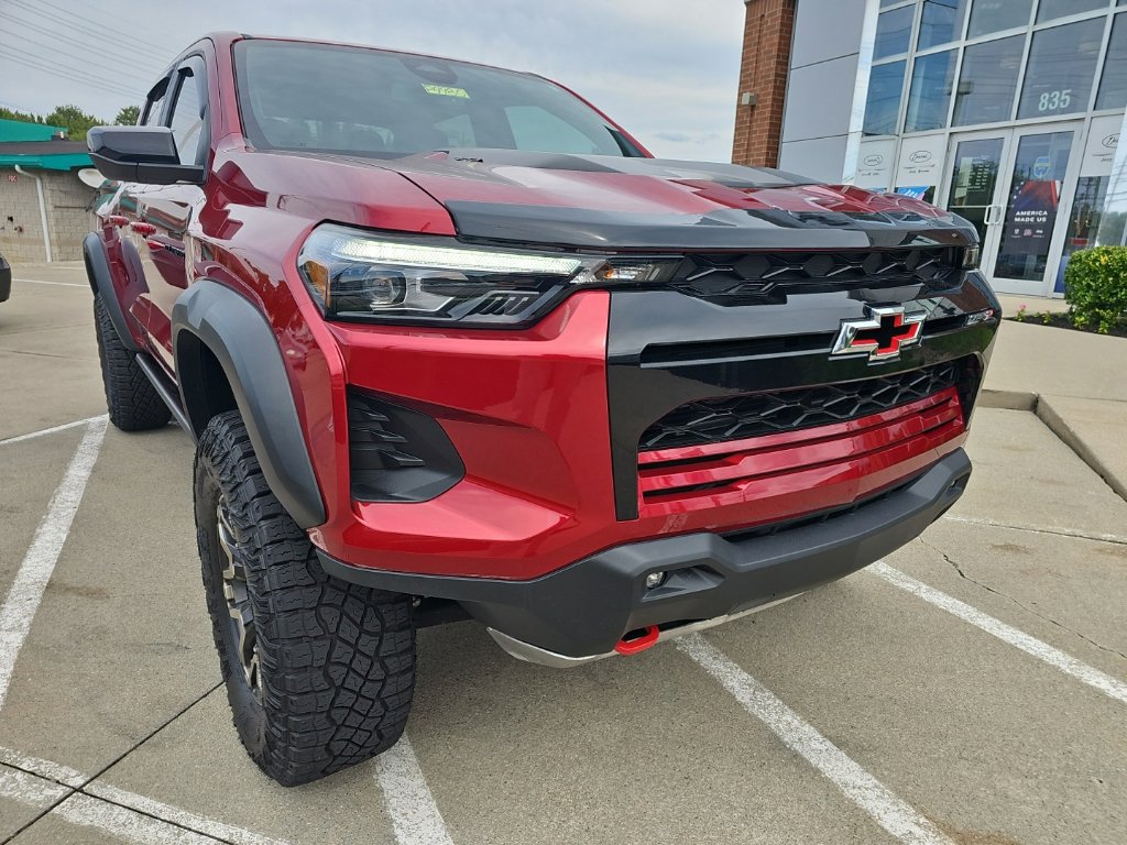 Used 2024 Chevrolet Colorado ZR2 AWD/4WD image 6