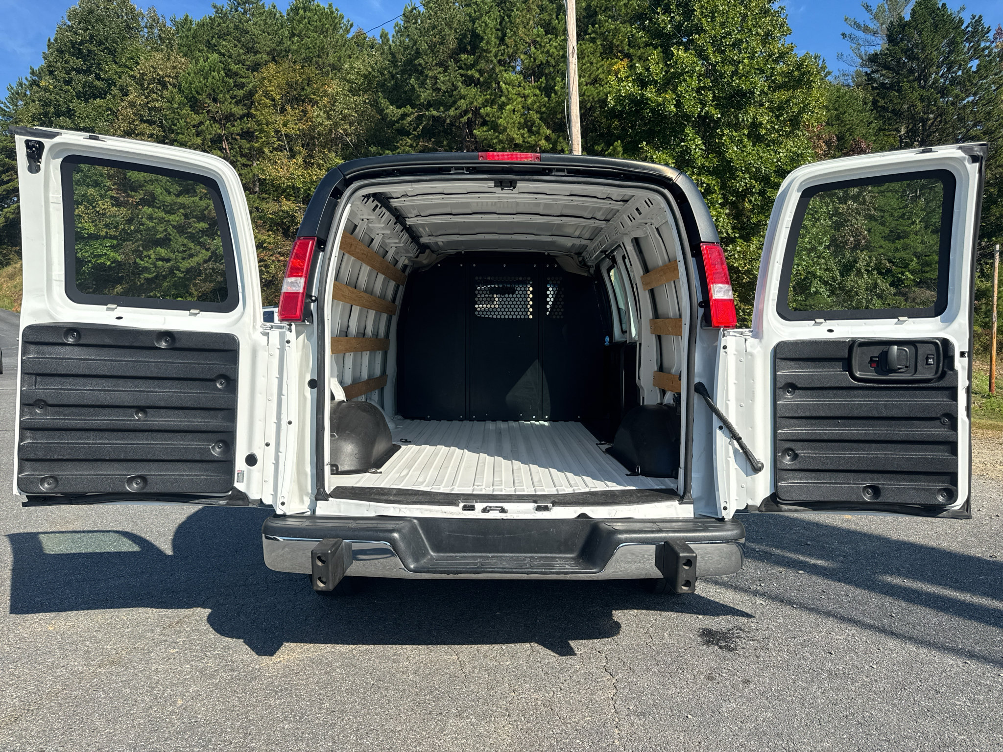 Used 2021 GMC Savana 2500 w/ Driver Convenience Package RWD image 13