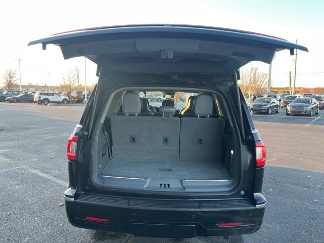 Used 2021 Lincoln Navigator Reserve w/ Equipment Group 208A image 10