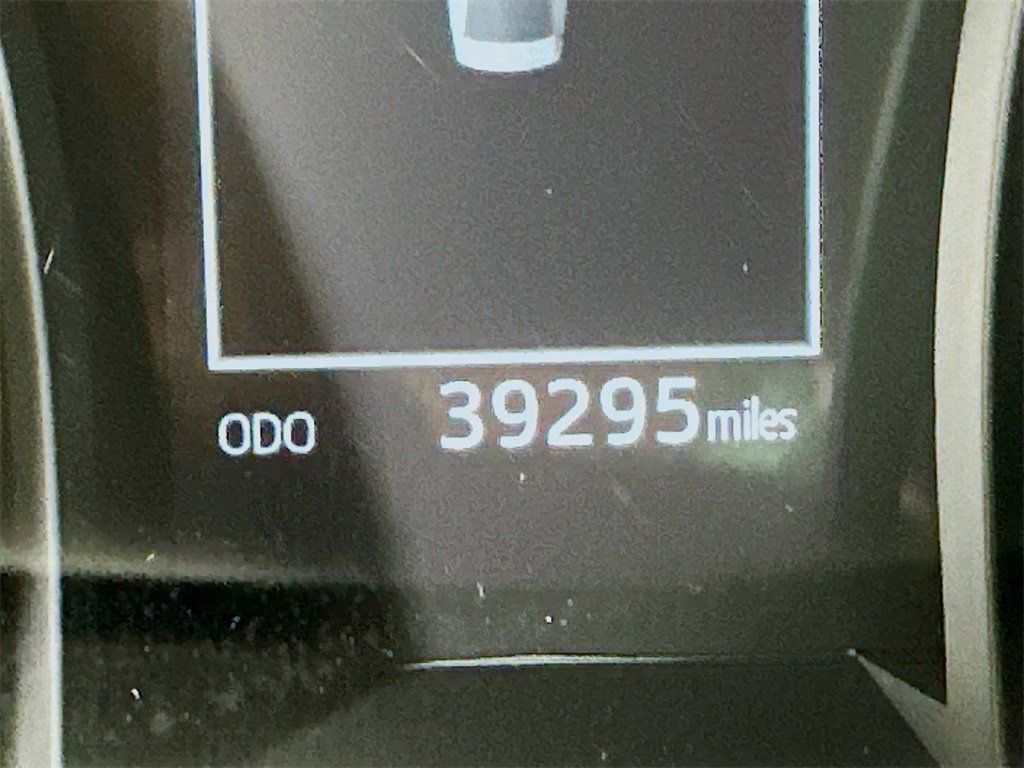 Used 2024 Toyota Camry SE image 32