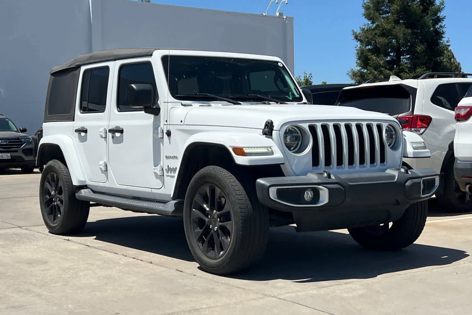 Used 2021 Jeep Wrangler Unlimited Sahara w/ Cold Weather Group AWD/4WD image 10