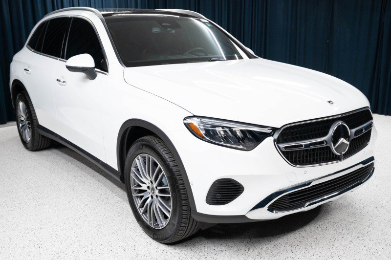 Certified 2026 Mercedes-Benz GLC 300 image 3