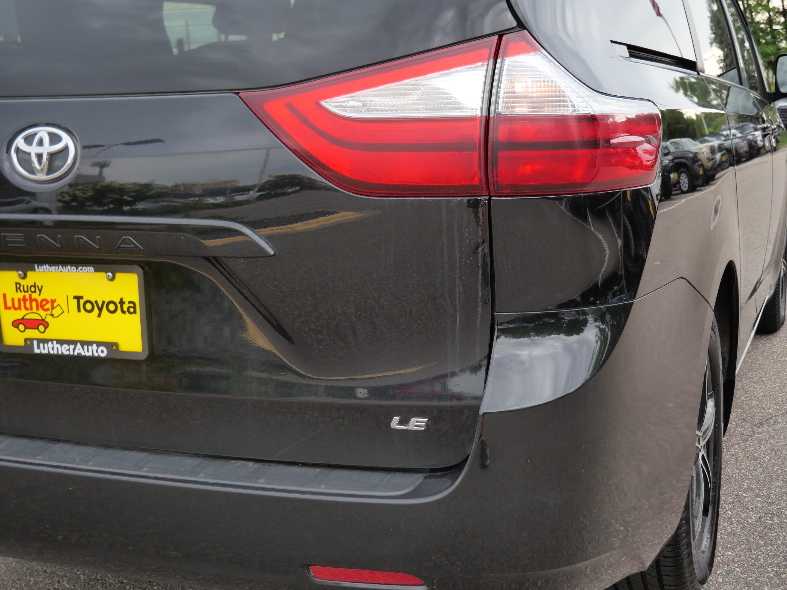Used 2016 Toyota Sienna LE FWD image 17