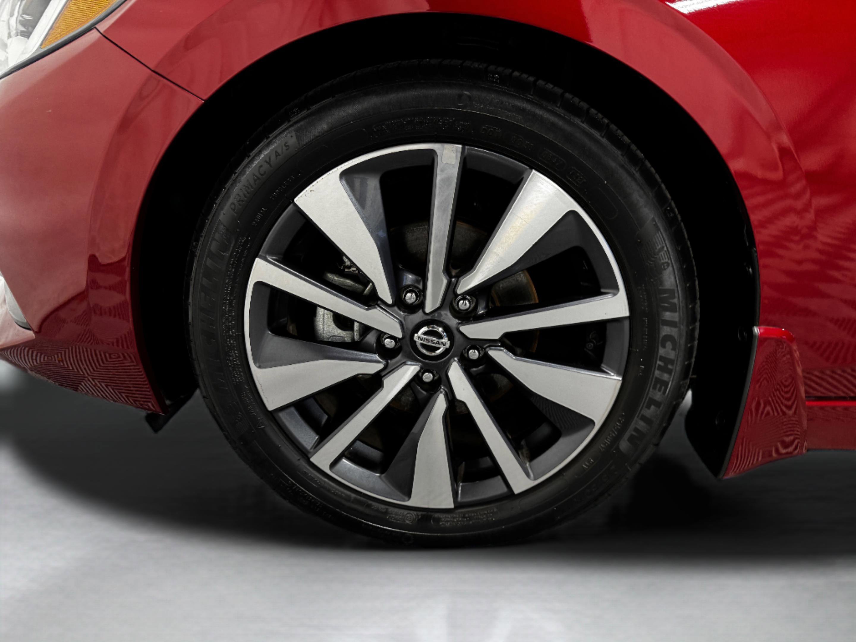 Used 2021 Nissan Sentra SV w/ SV Premium Package image 49